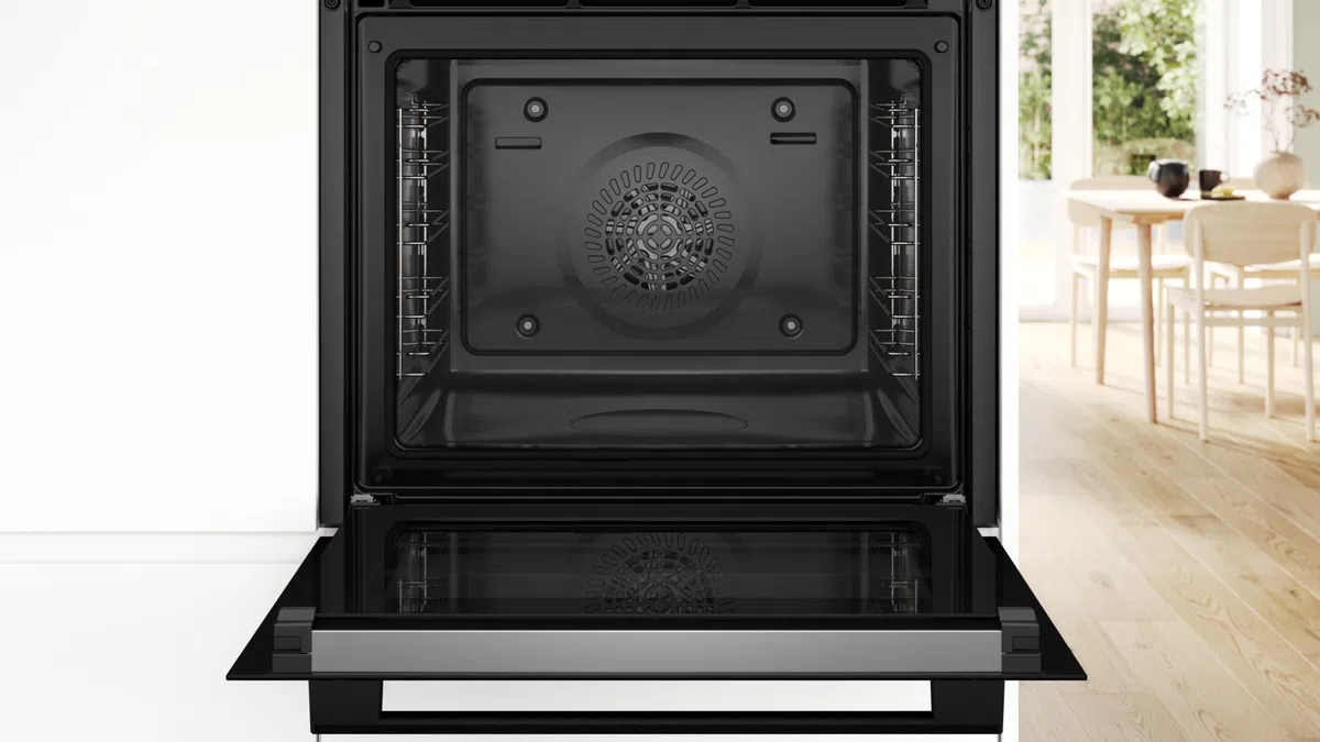 Bosch HBA571BB4 - Forno da incasso serie 2, 60 x 60 cm, 71 litri, autopulizia della pirolisi, AutoPilot 10 programmi, aria calda 3D, controllo touch LED, nero