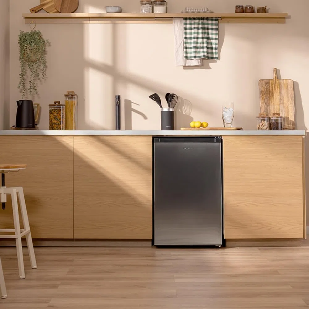 Cecotec Congelatore a Pozzo 87 L Bolero CoolMarket TF 87 Inox. 87L, Classe E, Design Compatto, Porta Reversibile, Controllo Meccanico, 3 Cassetti, Ideale per Bevande e Alimenti Congelati
