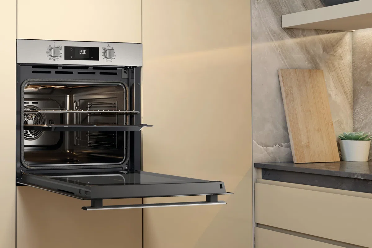 Whirlpool OMR58RR0X - Forno Multifunzione Da Incasso, Elettrico, Ventilato, Pirolitico, Capacità 71L, Acciaio Inox, Classe A+. Cook 3, Cool Door, Easy Clean. 59,5 x 59,5 x 55,1cm