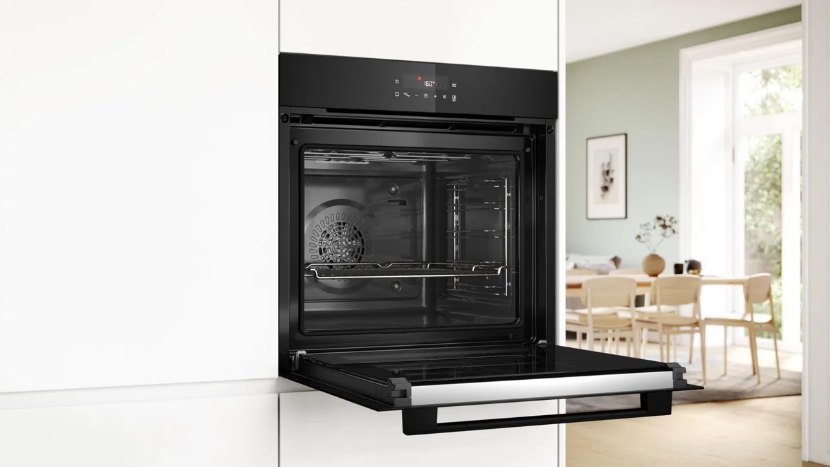 Bosch HBA571BB4 - Forno da incasso serie 2, 60 x 60 cm, 71 litri, autopulizia della pirolisi, AutoPilot 10 programmi, aria calda 3D, controllo touch LED, nero