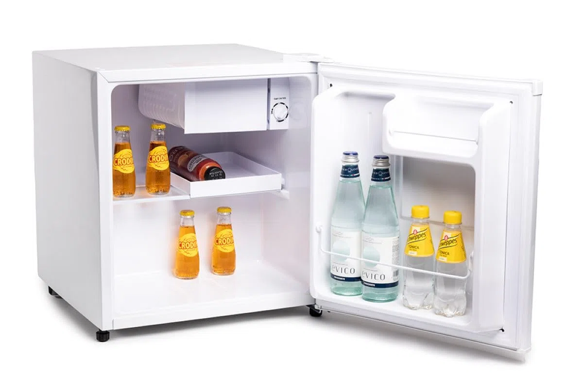 Melchioni Family IGLOO, Mini frigo da 46 L, Compressore e Scomparto Extra Freddo, Frigorifero piccolo portatile da ufficio, Minibar da camera, Silenzioso, Classe di efficienza energetica E