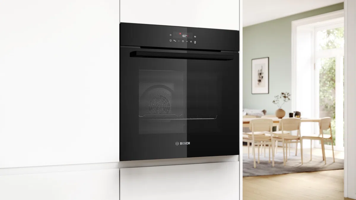 Bosch HBA571BB4 - Forno da incasso serie 2, 60 x 60 cm, 71 litri, autopulizia della pirolisi, AutoPilot 10 programmi, aria calda 3D, controllo touch LED, nero