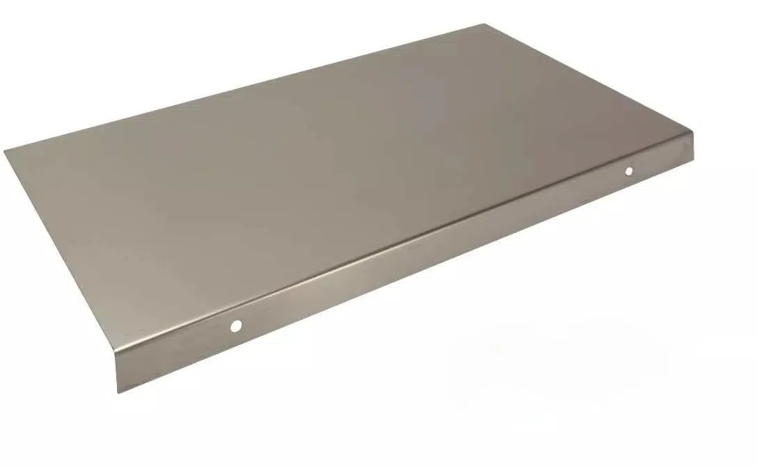 Set di 2 Alette di Protezione per Cappa – Acciaio Inox Professionale | Universali, Resistenti al Calore, Facili da Pulire (Cromo satinato, 32 x 18 cm)