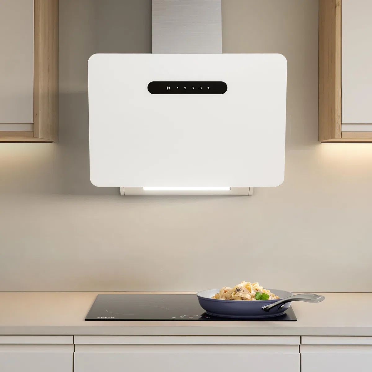 Ciarra A+++ Cappa Aspirante 60cm 650 m³/h - APP WiFi Connessa - Cappa Inclinata - 3 Velocità - Filtri al Carbone Inclusi - Evacuazione o Riciclaggio - Bianco -CBCW6736K