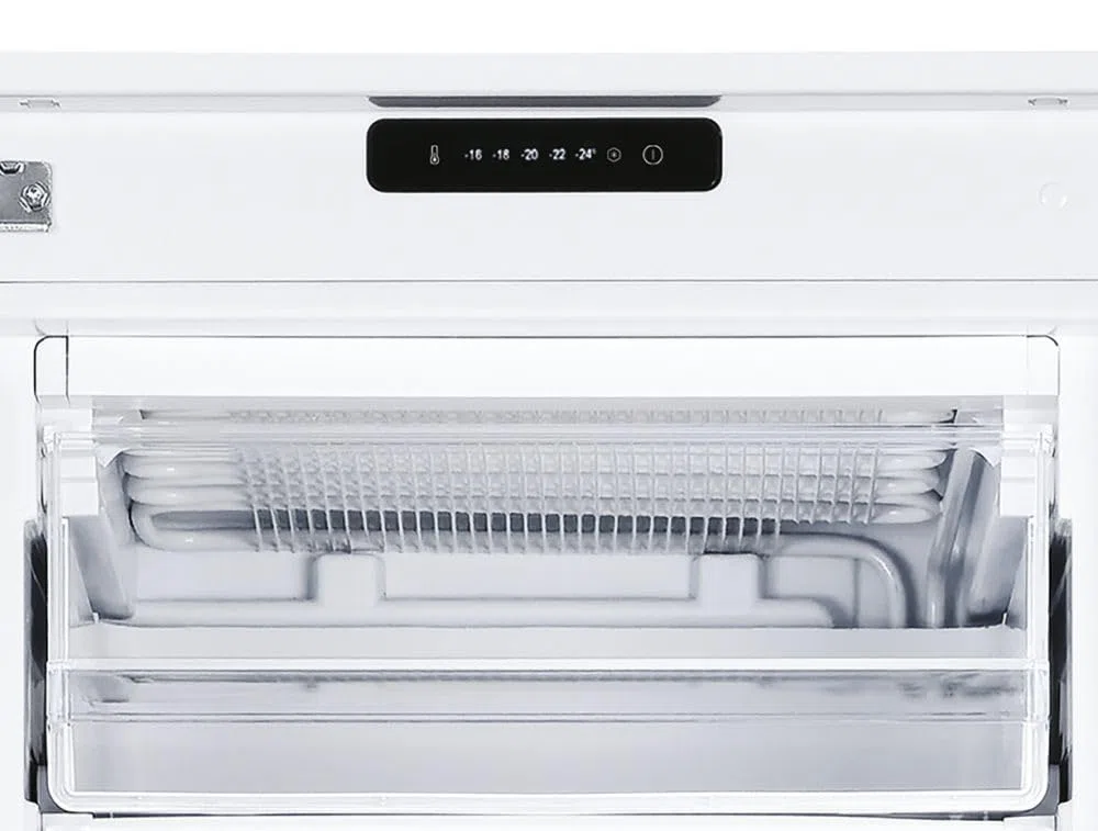 Candy CUS518EW - Congelatore verticale, 204 litri, congelamento 9,5 kg/24h, Classe energetica E