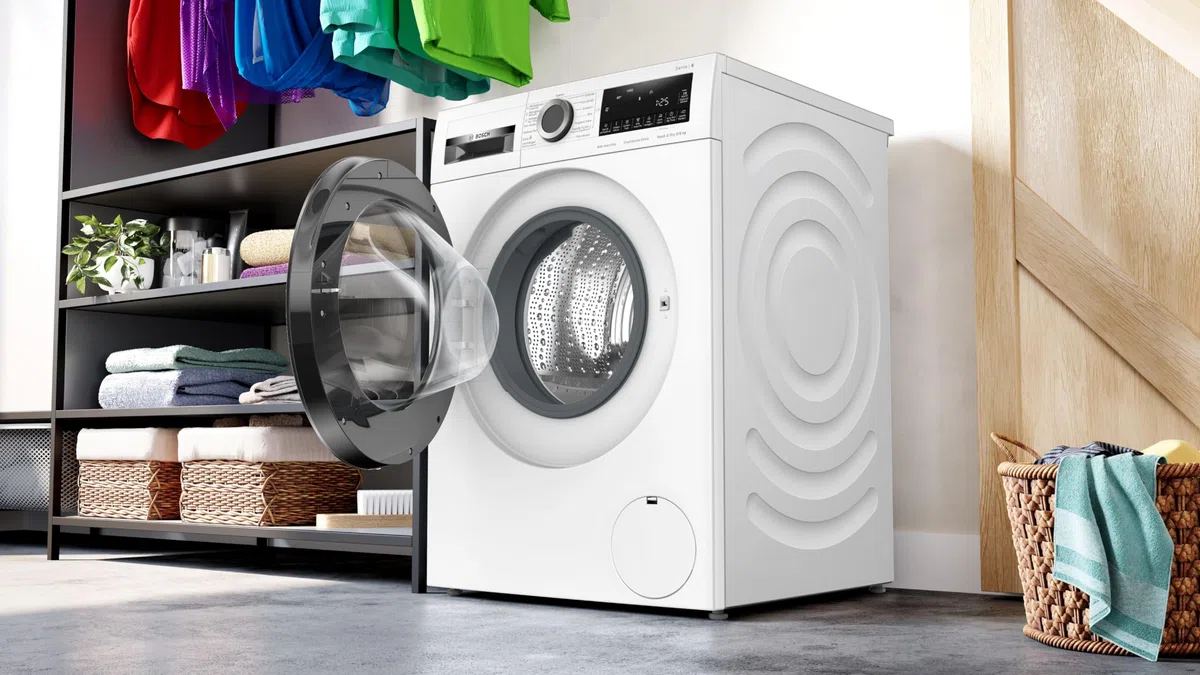 Bosch WNG24400IT Serie 6, Lavasciuga, capacità 9/6 kg, 1400 rpm, Iron Assist, Condensatore autopulente, Sistema Anti Macchia, Speed Perfect