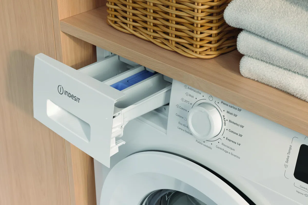 Indesit IM 640 MY TIME IT, Lavatrice 6 kg Libera Installazione Slim, Carica Frontale, Centrifuga 1000 Giri al Minuto, Dimensioni 84.5 x 60 x 44.6 cm, Classe Energetica B