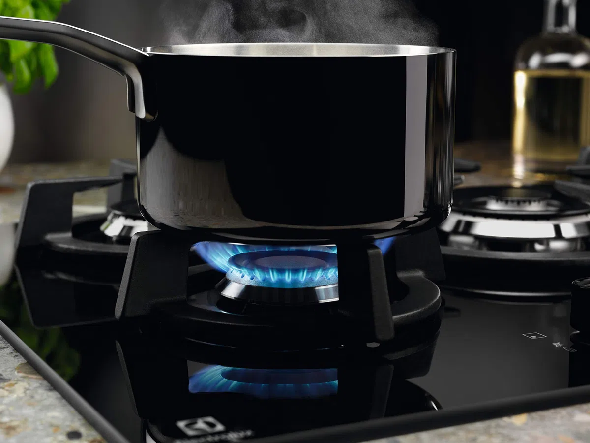 Electrolux Piano Cottura Gas EGG64272K Serie 600 60cm da Incasso 4 Fuochi Bruciatore Rapido Wok Nero