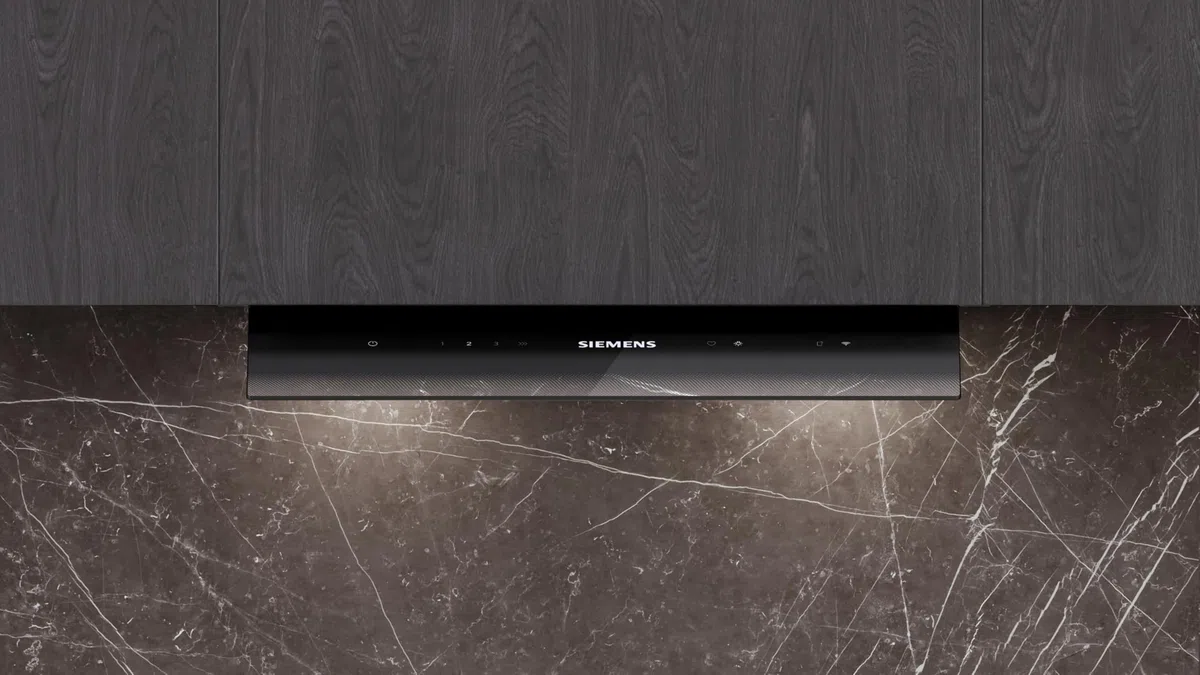 iQ500, cappa di design integrato, 60 cm, vetro trasparente nero stampato, nero opaco, LJ67BDP60