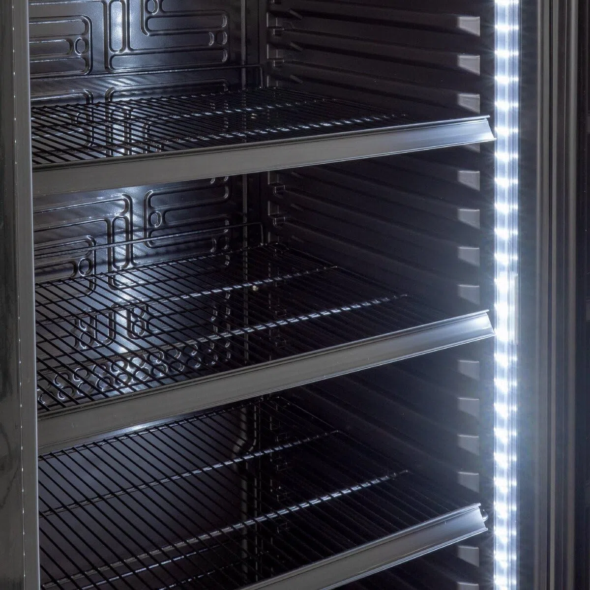 GastroHero Frigorifero per bevande GK-360BB per ristorazione, 4 ripiani regolabili, capacità refrigerante da 360 litri, frigorifero con porta in vetro, illuminazione interna, chiudibile, forniture per