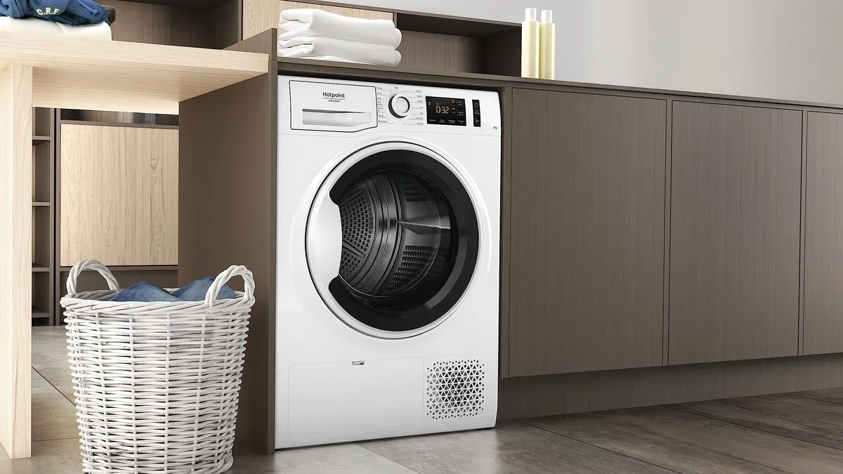 Hotpoint - Asciugatrice 9 Kg NT M11 92WK IT - Asciugatrice Pompa Calore Classe A++ A Libera Installazione, Altezza 84,9cm, Larghezza 59,5cm, Profondità 65,5cm.