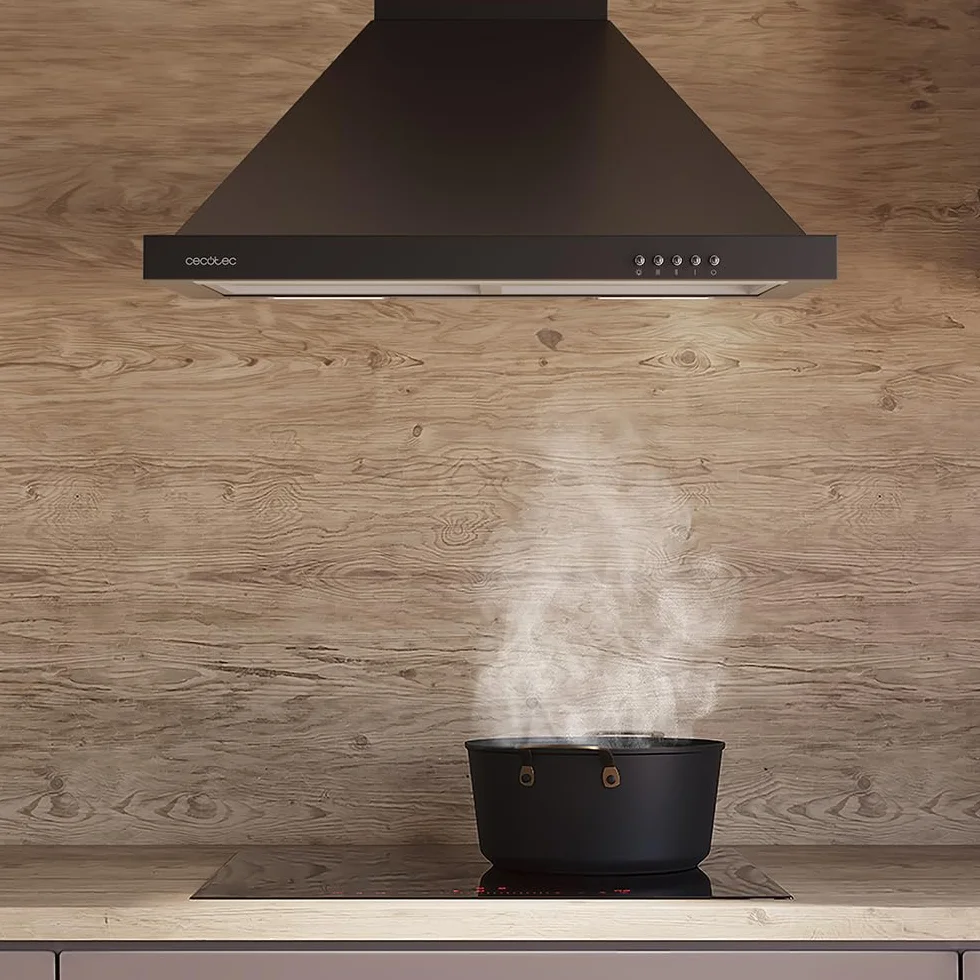 Cecotec Cappa Estrattore 60 cm Piramidale Bolero Flux PM 606500 Black A. Motore 165 W, finitura inox, aspirazione 650 m3/h, controllo meccanico, 3 livelli di potenza, luce e filtro al carbonio