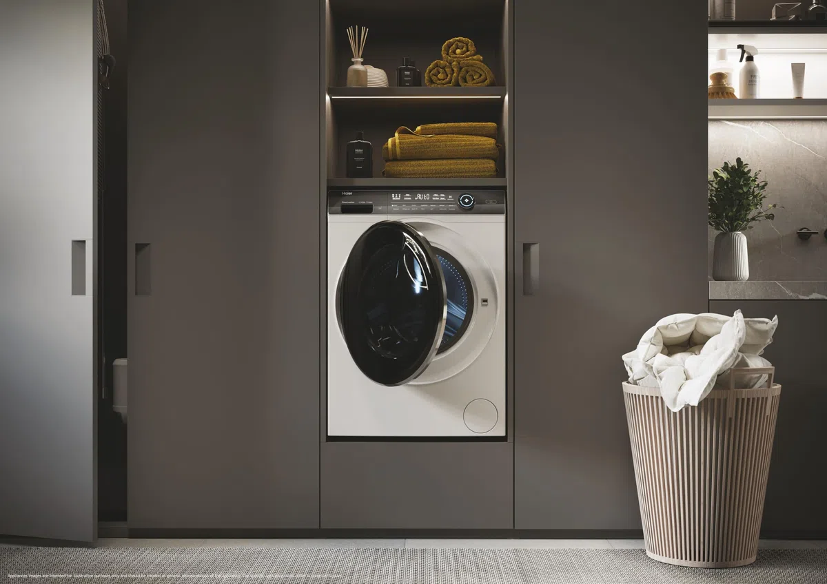 Haier I-Pro Serie 7 Plus, Lavatrice a carica frontale 8 KG, Libera Installazione, Classe A-25%, 1400 giri, Opzione Vapore, 14 programmi, App hOn, Smart Dosing, AxLxP 85x60x53 cm, Bianca - HW80-B14979T