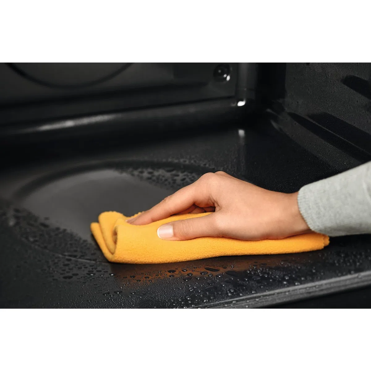 Electrolux Forno Multifunzione ROB3201AOR, Capacità 72 L, SurroundCook 600, Cottura Multilivello e Ecoventilata, Scongelamento, Grill Rapido, Pizza, Aqua Cleaning, 60x56x55 Cm, Nero Opaco, Classe A