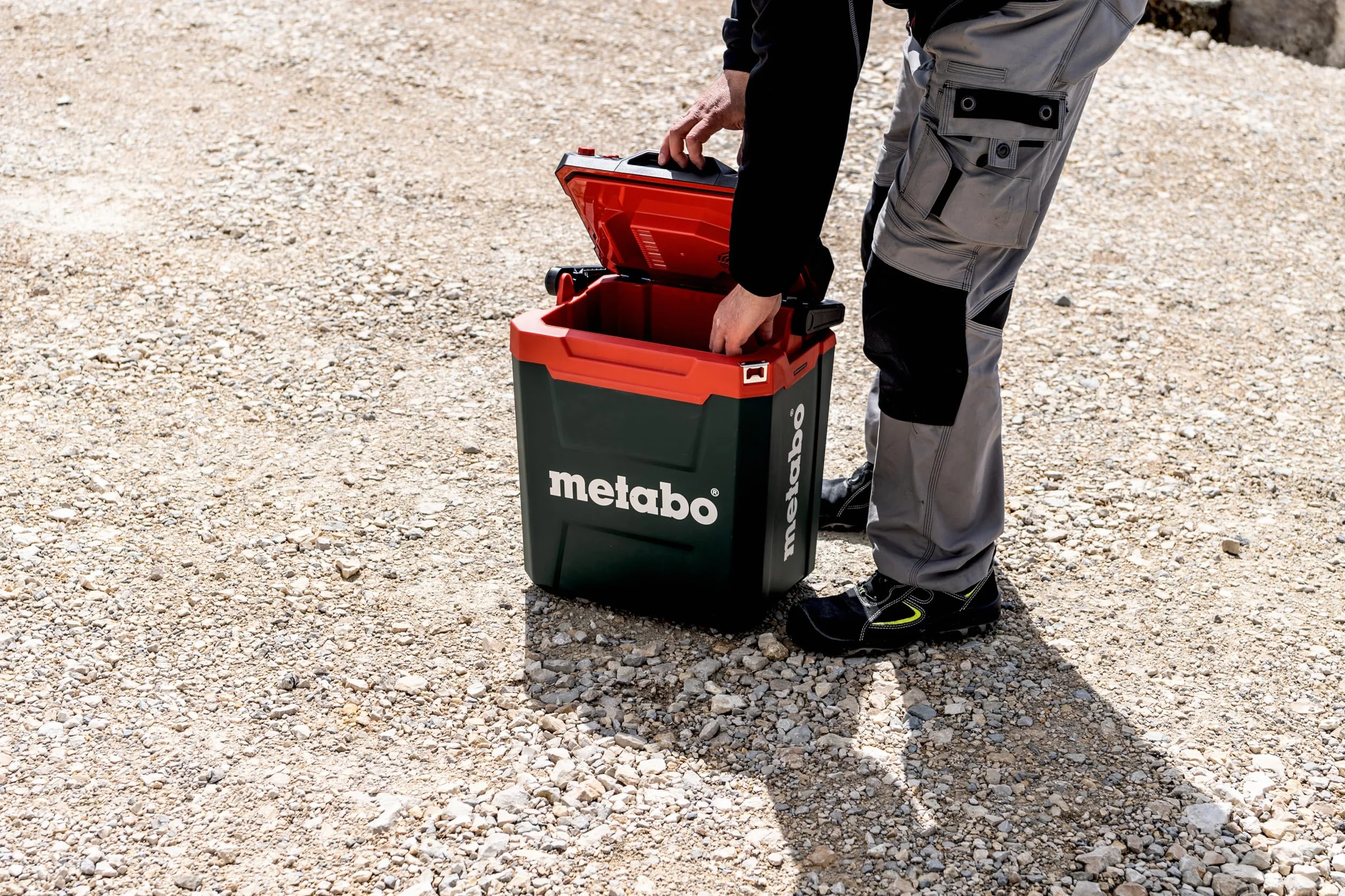 Metabo frigorifero portatile a batteria KB 18 BL – 600791850 – 18 V – Frigo termico con funzione di mantenimento in caldo e chiusura di sicurezza – Senza batteria né caricatore [Classe energetica A]
